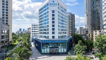 المنشأة من الخارج