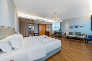 Desk, free WiFi - Hainan Berun hotel (Haikou)