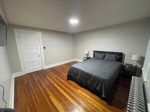 Desk, WiFi, bed sheets