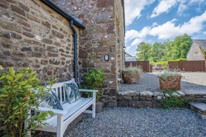 Unclassified image, 3 of 13, button - The Granary - 3 Bed Barn Conversion - Llawhaden (Llawhaden)
