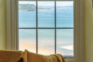 Room - 5 Belle Vue Court - 2 Bedroom Apartment - Tenby (Tenby)