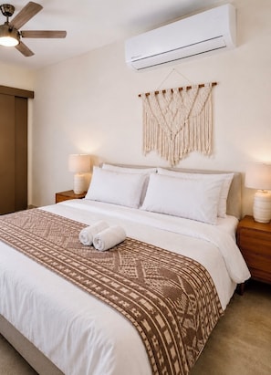 1 bedroom, iron/ironing board, free WiFi, bed sheets - Amazing Location • Walk to Coco Beach & 5th Ave• Rooftop Pool (Playa del Carmen)