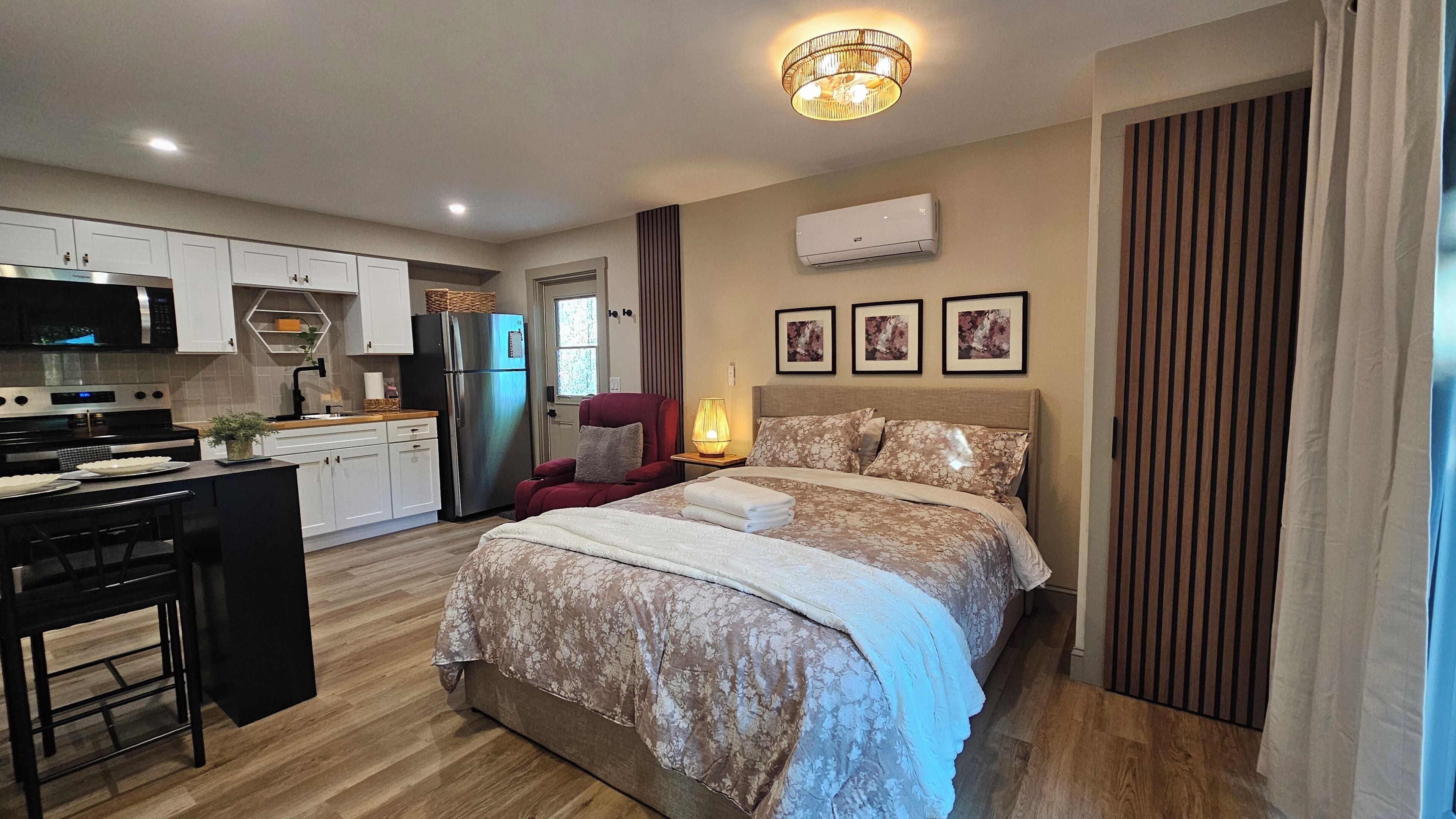 The Coastal Suite - Private Modern Retreat - 타이터스빌