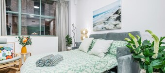 ICC Executive Retreat | 250m to Waterfront & CBD