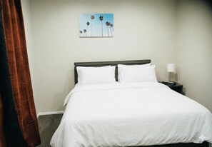 Room - Stylish Trantham Retreat (Upper Hutt)