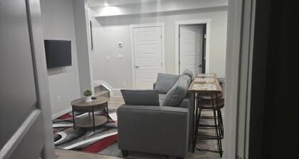 Elegant Private Suite in Edmonton North