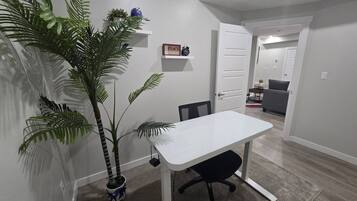 House, 1 Bedroom | Dining