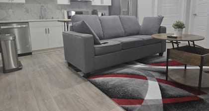 Elegant Private Suite in Edmonton North