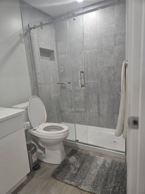 House, 1 Bedroom | Bathroom - Elegant Private Suite in Edmonton North (Edmonton)