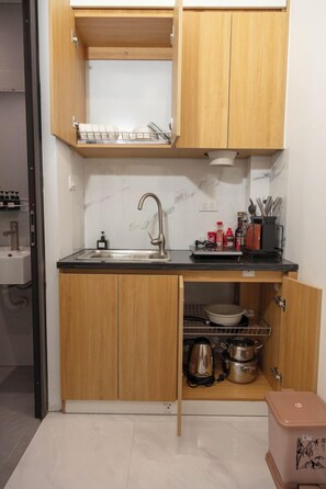 Room - Ly Apartment - Yen Phu str (Tay Ho)