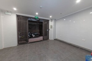 Interior detail - Ly Apartment - Yen Phu str (Tay Ho)