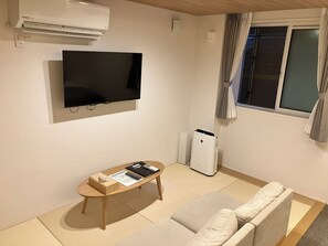 Deluxe Triple Room | Living area - HOTEL CLA-SS HIROSHIMA-TOKAICHI (Hiroshima, Naka-ku Tokaichimachi)