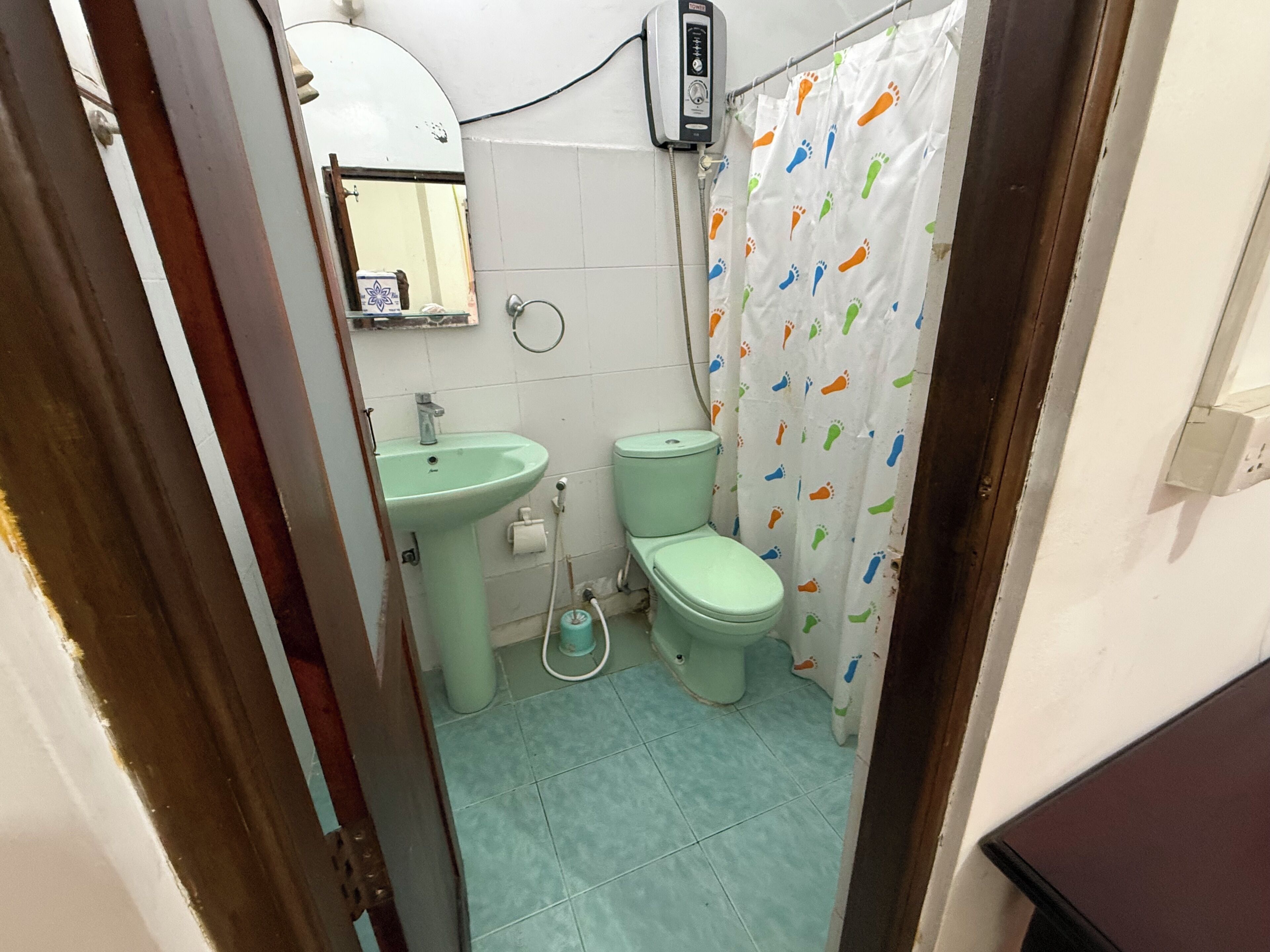 Twin Room, Balcony | Bathroom