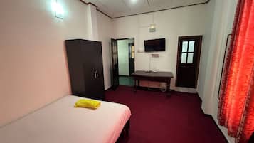 Double Room, Balcony | Desk, free WiFi