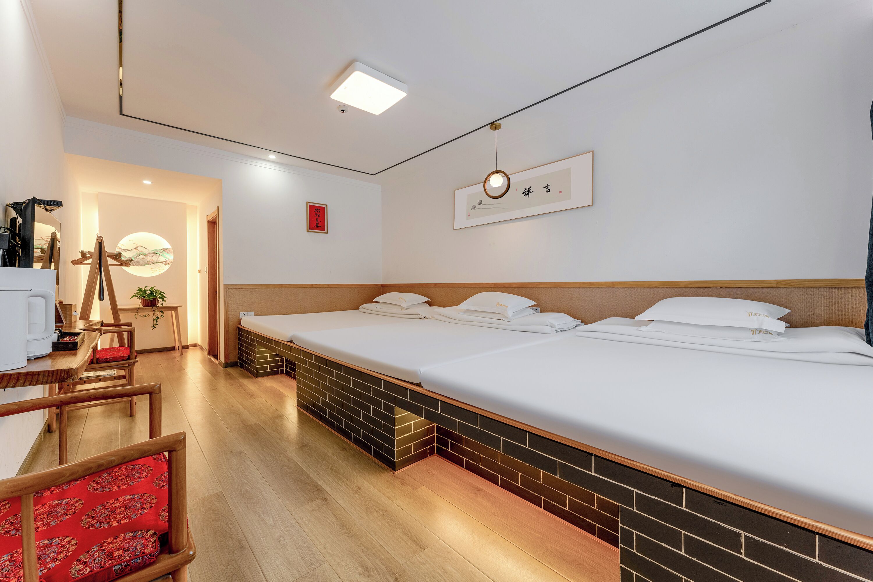 Economy Room, Patio, Hill View | Blackout drapes, free WiFi