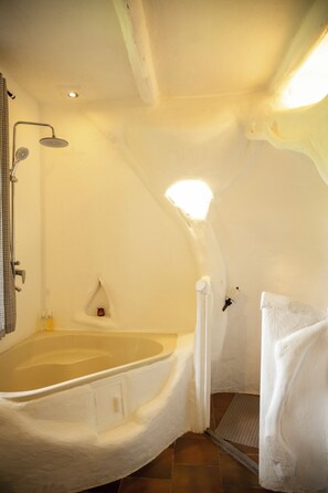 Free toiletries, bathrobes, bidet, towels