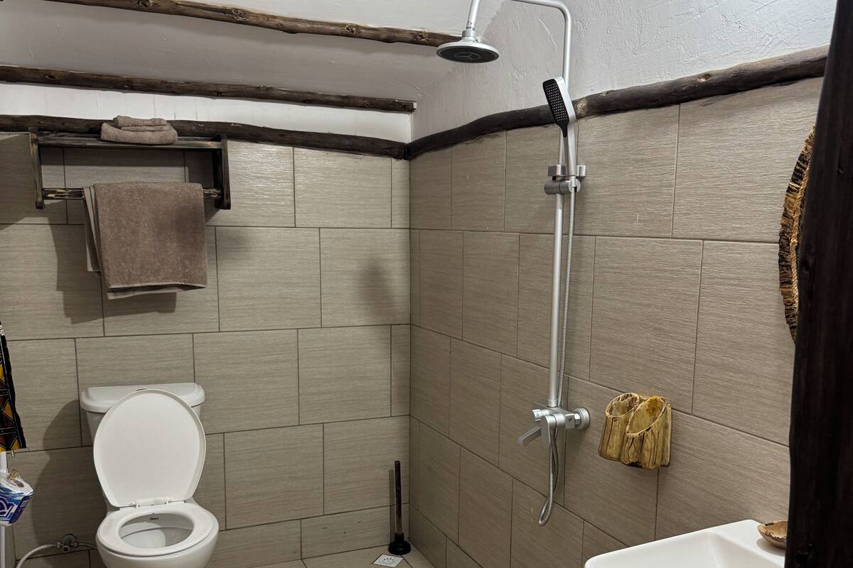 舒適雙人房 | 浴室