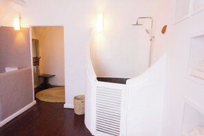 Deluxe Double Room, Garden View | Bathroom - Kitunduni Lodge (Arusha)