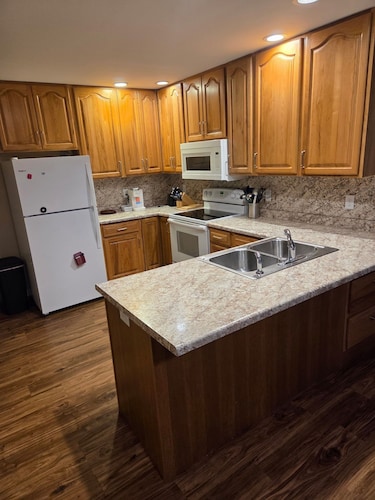 Superb 3-bedroom condo in Wellman within walking distance from two playgrounds.
