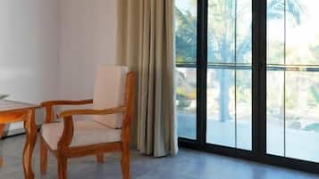 Suite Junior, balcon, vue jardin | Intérieur