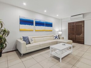 Apartment, 3 Bedrooms | Living area