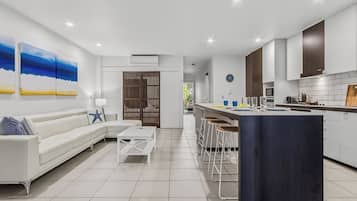 Apartment, 3 Bedrooms | Living area