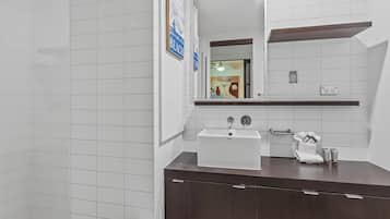 Apartment, 3 Bedrooms | Bathroom