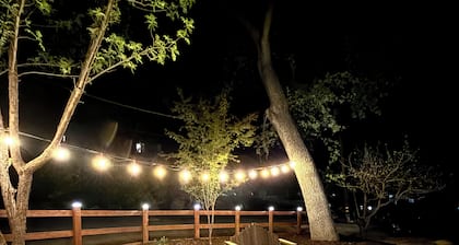 Relaxing Guest Suite Oak-tree Retreat-Minutes from Wineries and Coast