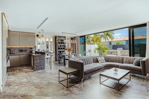 Townhome, 3 Bedrooms, Garden View | In-room dining