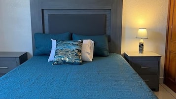 6 bedrooms, iron/ironing board, WiFi, bed sheets