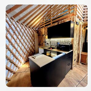Private kitchen - The owl's yurt (Floreffe)