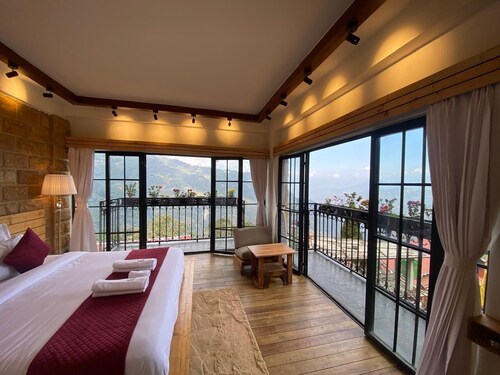 Evri Hotels & Resorts