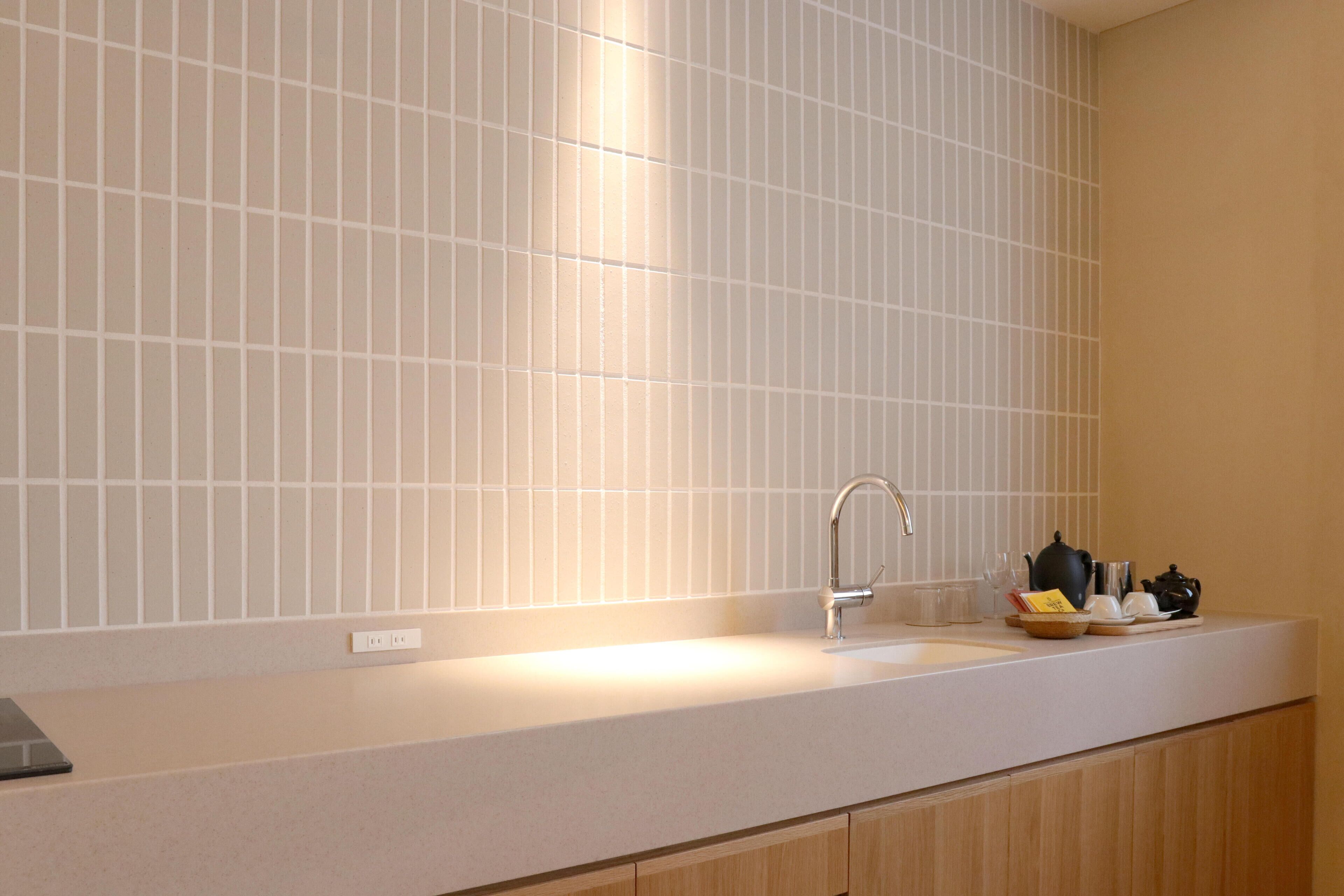 Quarto duplo luxo | Cozinha privada | Frigobar, chaleira elétrica