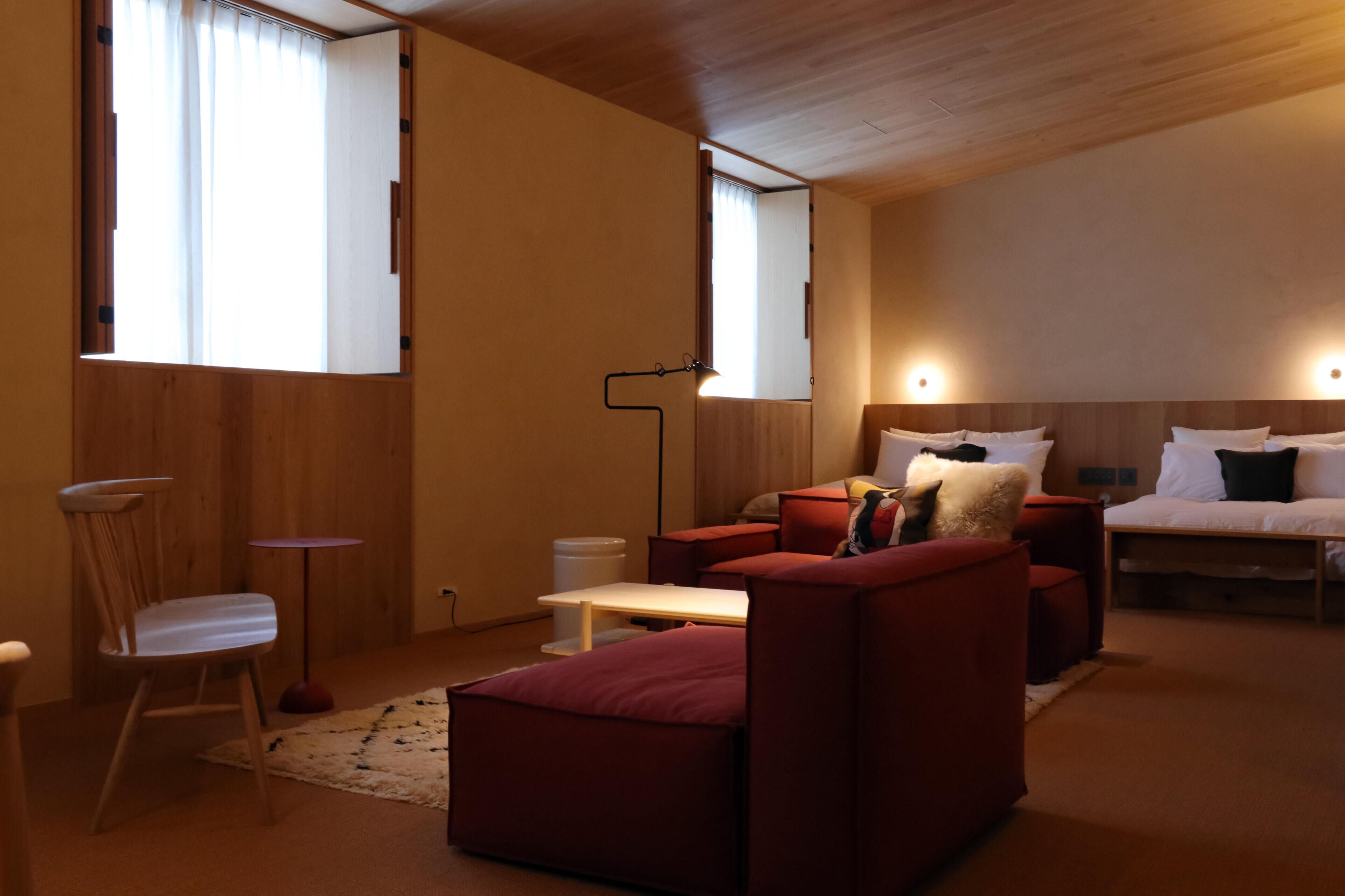 Chambre « Premier » avec lits jumeaux | Décoration personnalisée, ameublement personnalisé, bureau