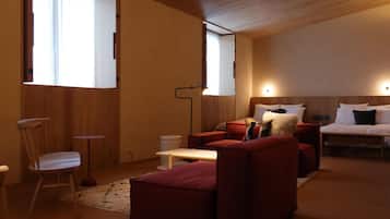 Chambre « Premier » avec lits jumeaux | Décoration personnalisée, ameublement personnalisé, bureau