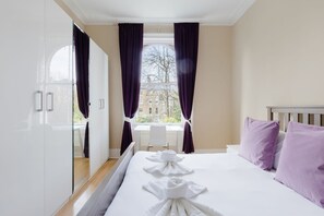 Internet, bed sheets - Spacious Sun Filled 1BDR Flat in Highbury (Greater London)