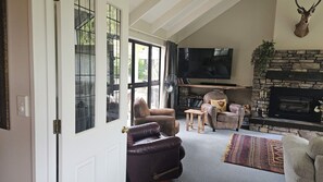 Living area - Relax in Acacia Bay (Taupō)