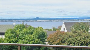 Property grounds - Relax in Acacia Bay (Taupō)