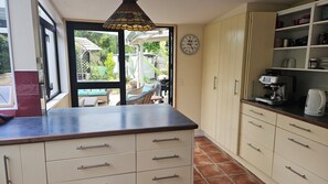 Interior - Relax in Acacia Bay (Taupō)