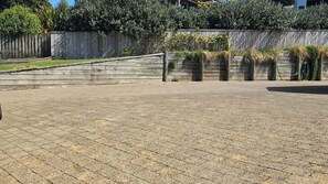 Property grounds - Relax in Acacia Bay (Taupō)