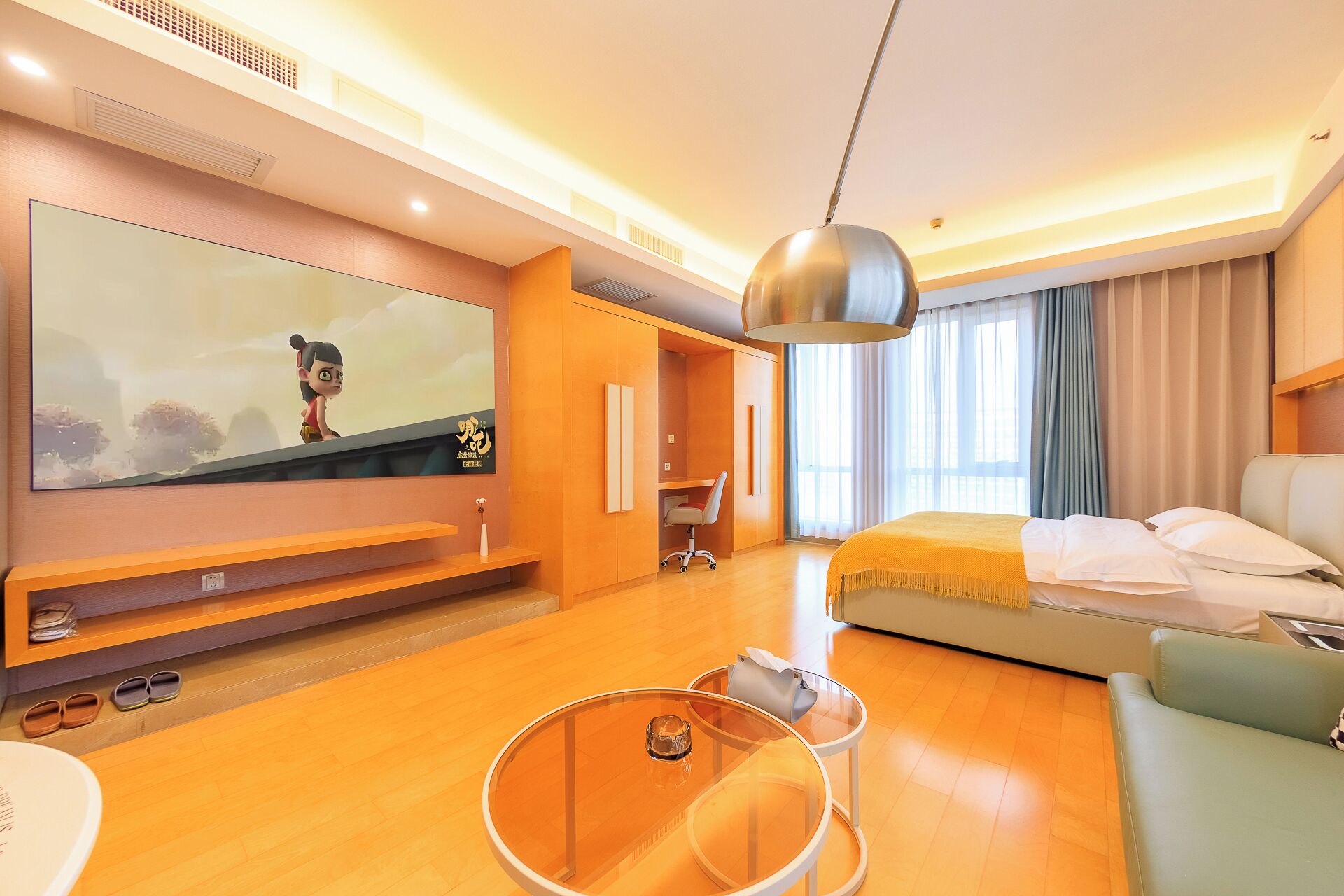 Deluxe Double Room, City View | Living room