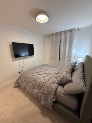 3 bedrooms, iron/ironing board, WiFi, bed sheets - Modern Haven Retreat |3BR|2.5Bath|12min to WEM|10min to Big Lake &Lois Hole Park (Edmonton)