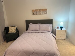 3 bedrooms, iron/ironing board, WiFi, bed sheets - Modern Haven Retreat |3BR|2.5Bath|12min to WEM|10min to Big Lake &Lois Hole Park (Edmonton)