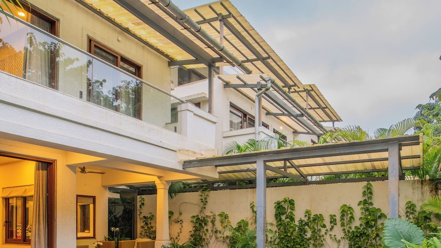 ELIVAAS Anasa 4 BHK With Pvt Pool