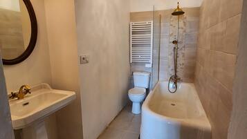 Habitación Deluxe doble, vistas al jardín | Baño