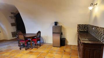 Comfort driepersoonskamer, uitzicht op tuin | Privékeuken