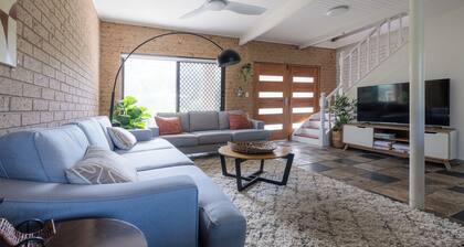 Unwind at Luna’s Sanctuary · Your Jervis Bay Escape