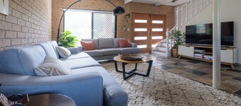 Unwind at Luna’s Sanctuary · Your Jervis Bay Escape