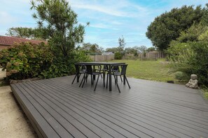 屋外ダイニングエリア