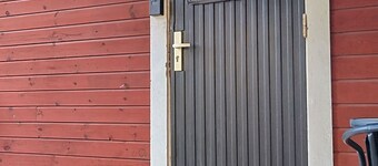 Cozy Kolsva Cabin  Private Entrance